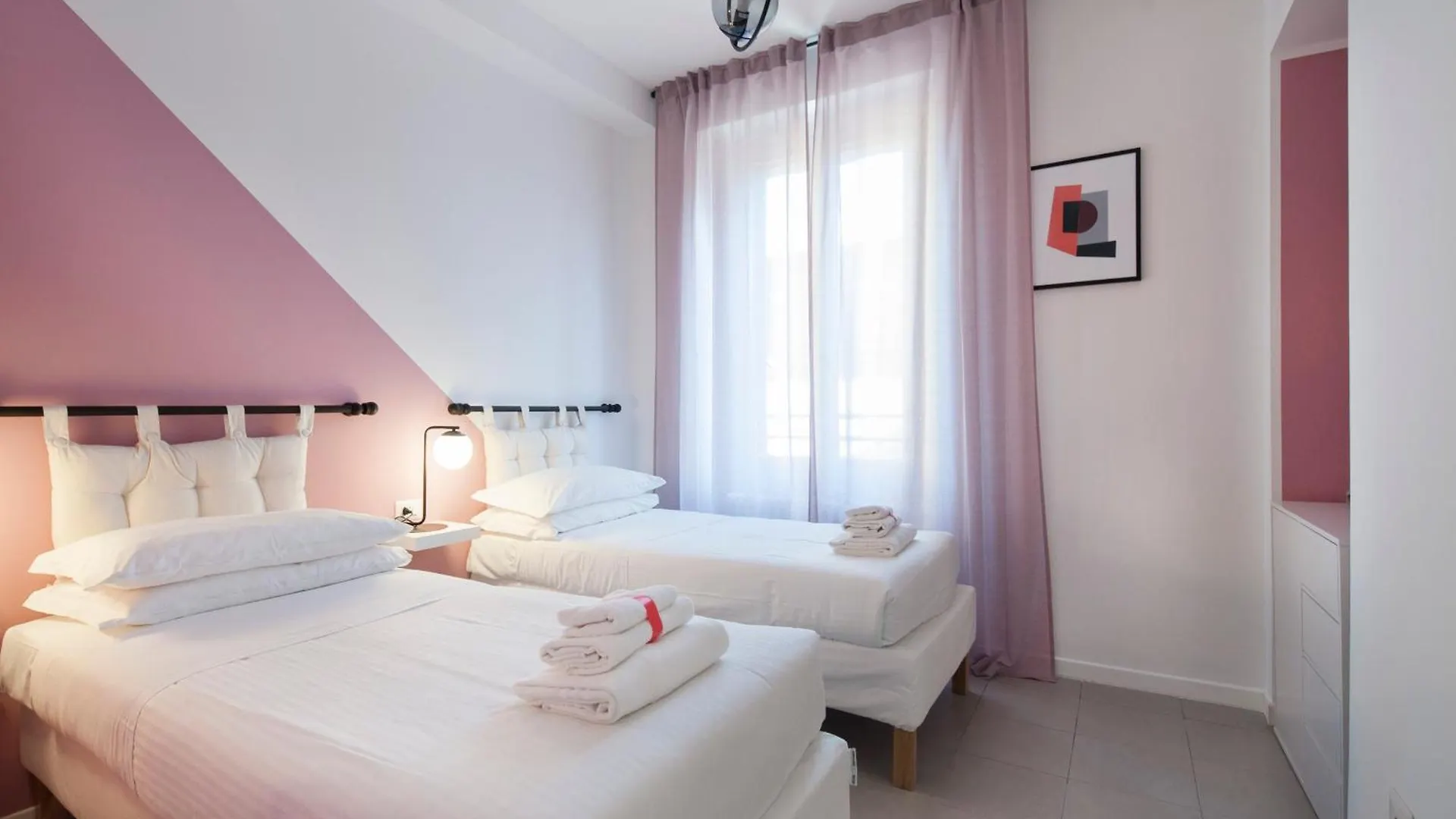 Santa Maria Square View - Family Accomodation Milano