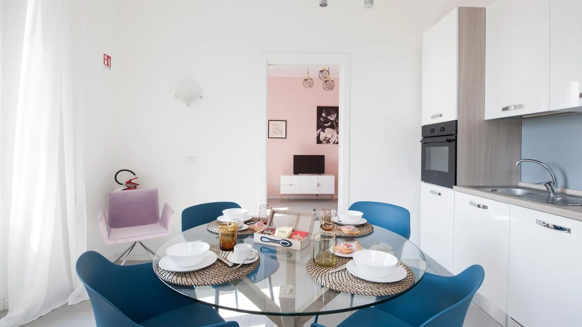 Santa Maria Square View - Family Accomodation Milano Italien