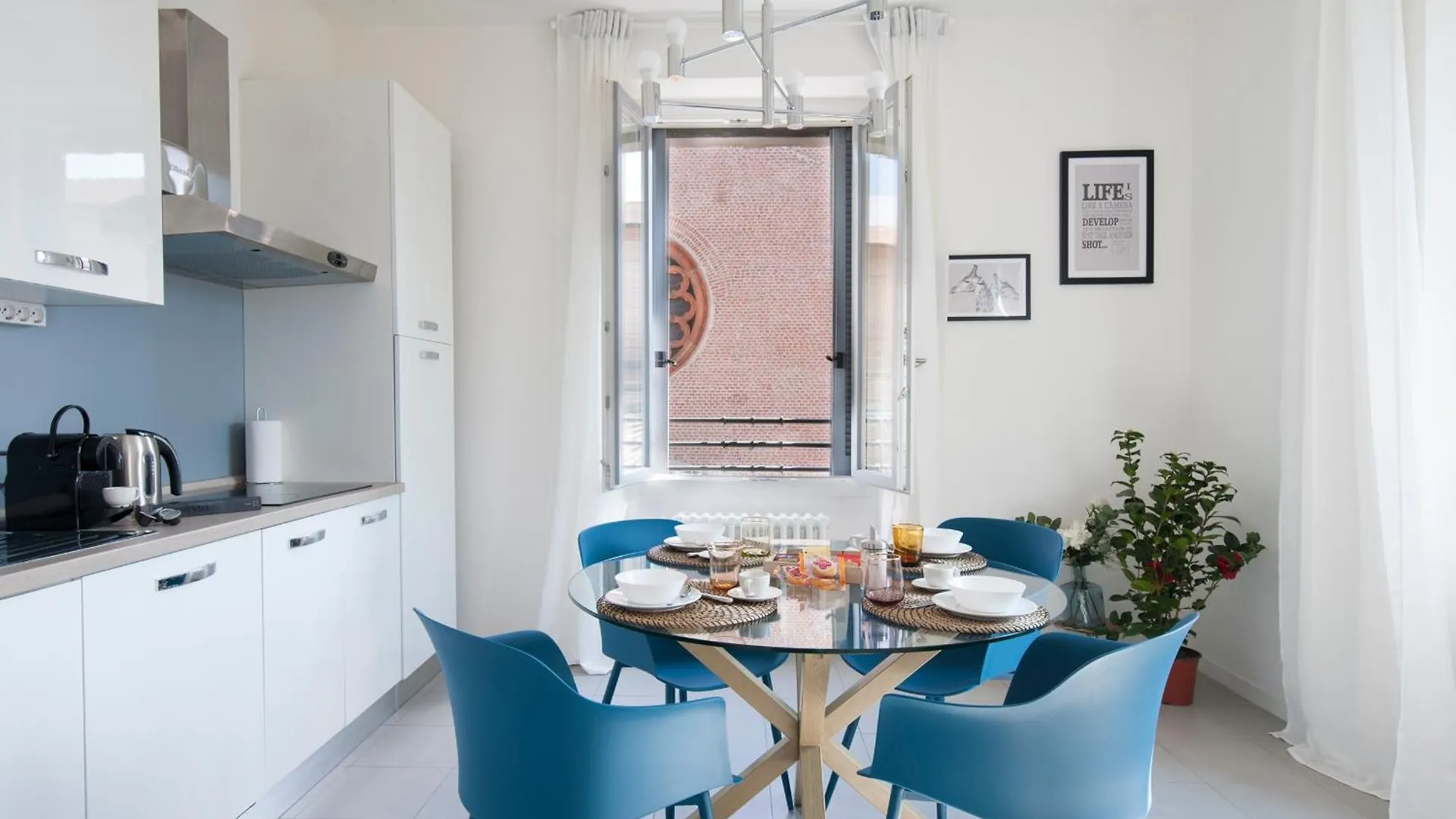 Santa Maria Square View - Family Accomodation Milano